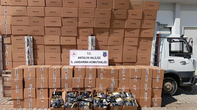 Antalya'da 4 ton kaçak tütün ele geçirildi