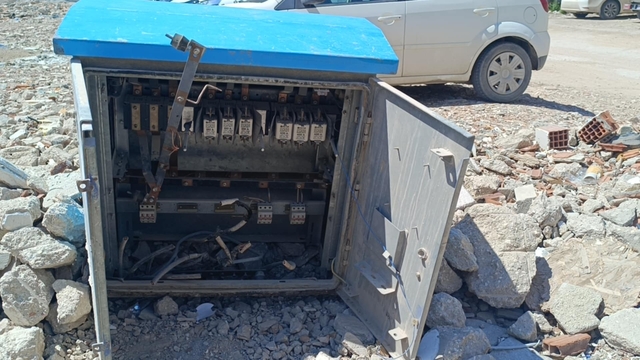 Samandağ'da trafodan kablo çalındı