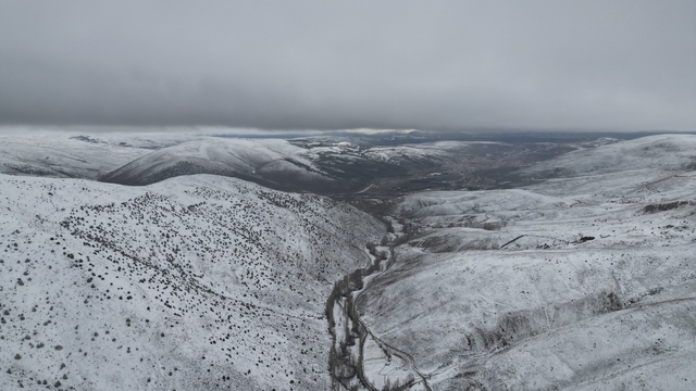 Bayburt'un köylerinde kar yağışı etkili oldu