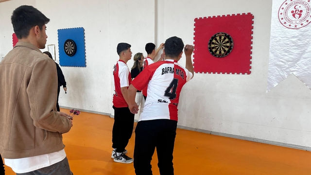 Bafra'da dart turnuvası düzenlendi