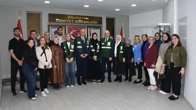 Yeşilay'dan Balıkesir Emniyet Müdürü Yiğit'e ziyaret