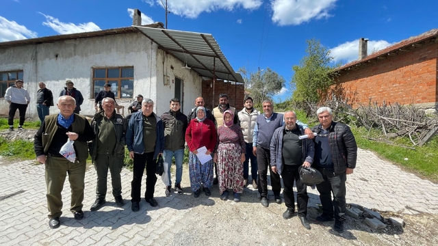 Manyas'ta ORKÖY desteğiyle ailelere koyun kredisi
