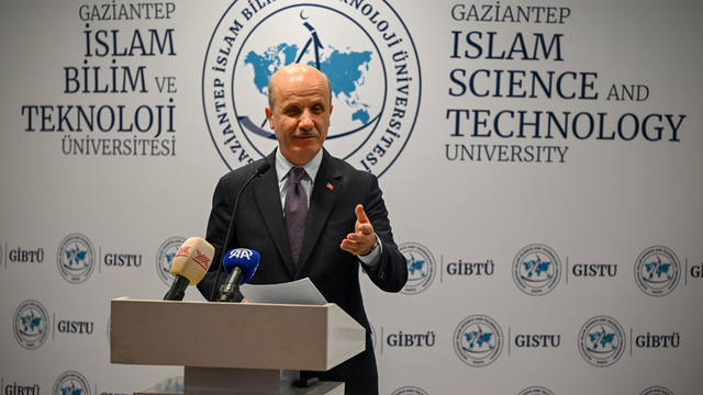YÖK Başkanı Özvar, Gaziantep'te "Türkiye İlahiyat Fakülteleri Dekanlar Toplantısı"nda konuştu: