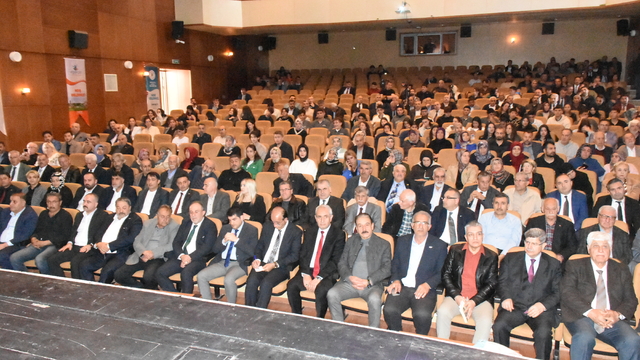 Malatya'da "Turgut Özal ve Hamit Fendoğlu'nu Anma ve Anlama" programı düzenlendi