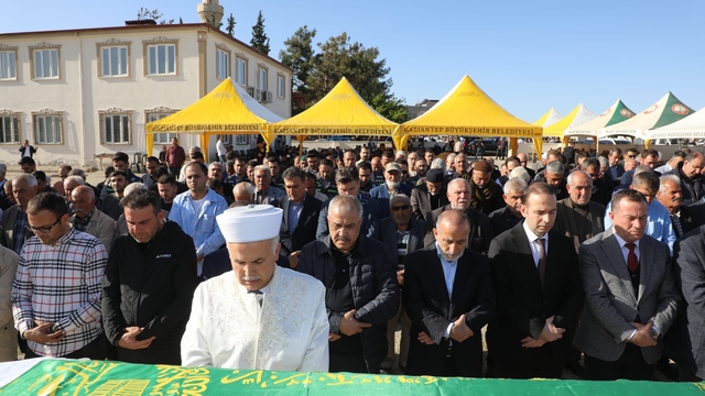 EPDK Başkanı Mustafa Yılmaz'ın annesinin cenazesi Gaziantep'te defnedildi