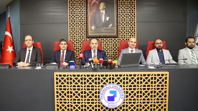 PAÜ Rektörü Prof. Dr. Mahmud Güngör, basın mensupları ile bir araya geldi