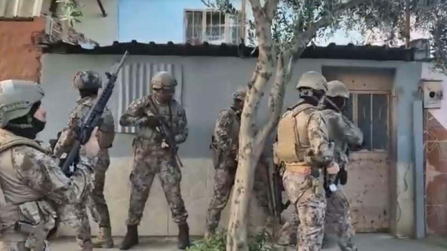 İzmir merkezli 5 ilde FETÖ operasyonu; 10 gözaltı