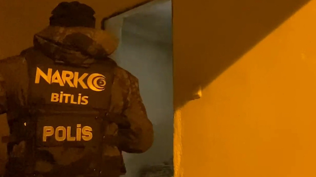 Bitlis'te özel harekat destekli uyuşturucu operasyonu; 2 tutuklama
