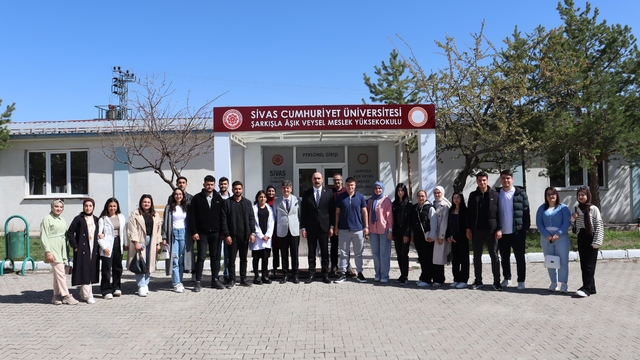 Şarkışla Kaymakamı Öztürk, öğrencilerle bir araya geldi