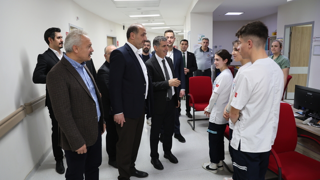 AK Parti Bayburt Milletvekili Ateş, Bayburt Devlet Hastanesi'ni ziyaret etti