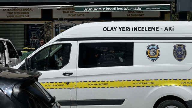 Husumetlisini pastanede tabancayla vurup ağır yaraladı