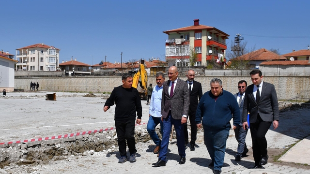 Sorgun Kaymakamı Aydın, spor tesisi inşaatlarını inceledi