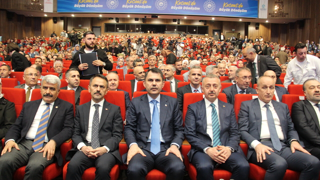 Bakan Kurum: Milletimiz emanet olarak verdiği oyla şımaranları, millete parmak sallayanları görmektedir