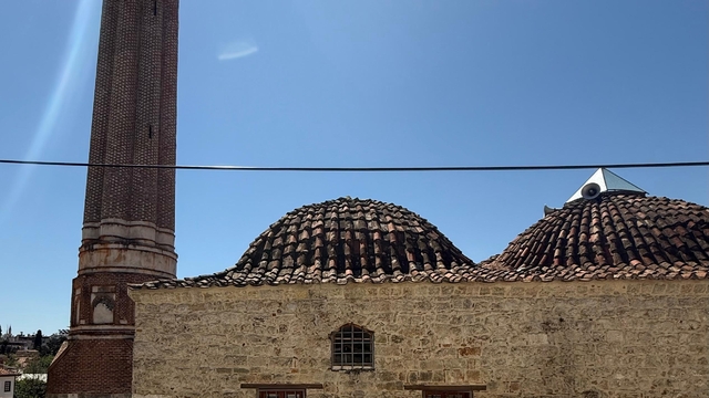 Antalya'da normal doğum farkındalığı için tarihi alanlara bilgilendirme brandaları asılacak