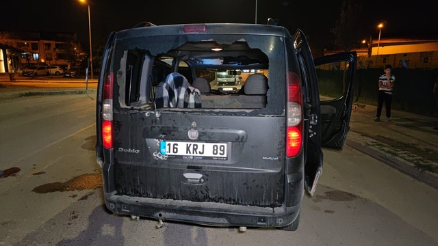 Bursa'da seyir halindeki araca düzenlenen saldırıda 1 kişi ağır yaralandı