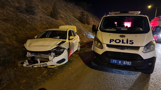 Kırıkkale'de iki otomobilin çarpıştığı kazada 4 kişi yaralandı