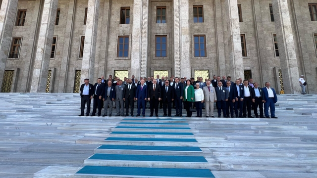 AK Parti'li Eldemir Bilecikli muhtarları konuk etti