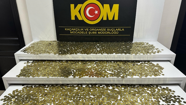 Mersin'de 5 bin adet sahte 2 euro madeni para ele geçirildi; 5 gözaltı