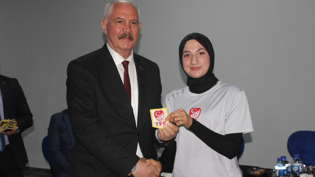 Osmaniye'de 14 hakeme törenle kokartları takıldı