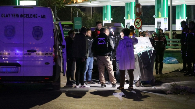 Yeni doğan bebeği çöp konteynerine annesi bırakmış