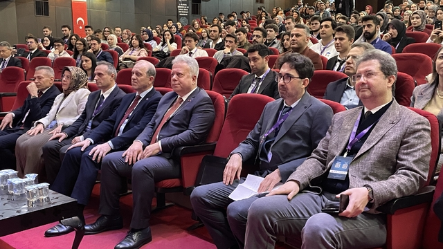 Trabzon'da "1. Ulusal Nörobilim ve Yapay Zeka Tıp Öğrenci Kongresi" düzenlendi