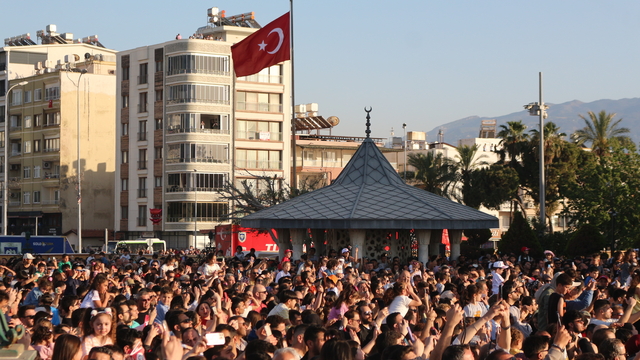 Türk Yıldızları, İskenderun semalarında gösteri uçuşu yaptı