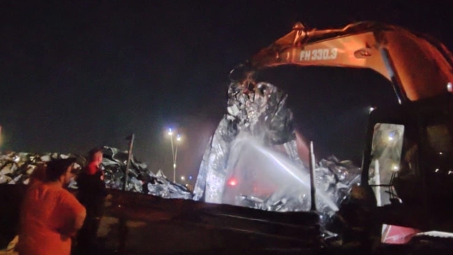 Kahramanmaraş'ta geri dönüşüm tesisinde çıkan yangın söndürüldü