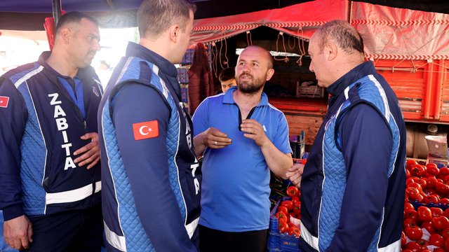 Nevşehir'de zabıta pazar esnafını denetledi