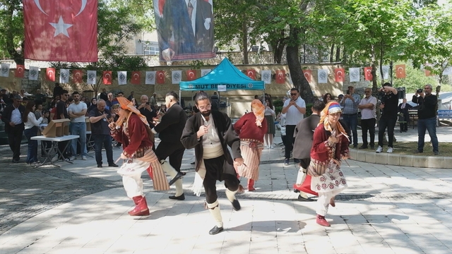 Mersin'de "Mutlu Kelebekler Festivali" düzenlendi