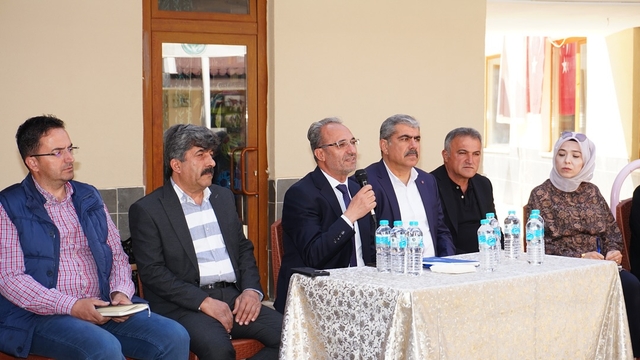 Ağın Belediye Başkanı Şeref Çakar vatandaşların sorularını yanıtladı