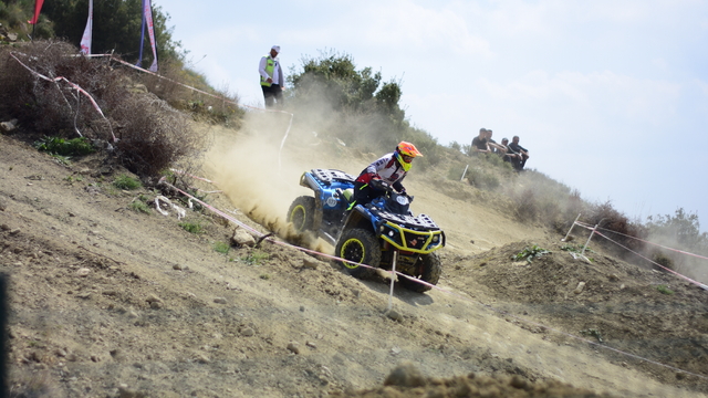 Türkiye Enduro ve ATV Şampiyonası'nın açılış ayağı ikinci gün yarışlarıyla devam ediyor