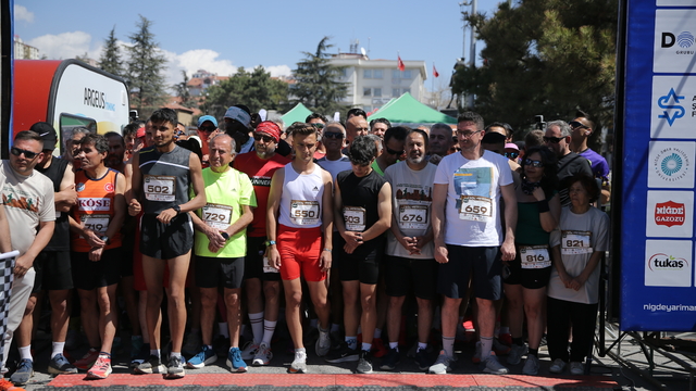 Şehit Ömer Halisdemir anısına düzenlenen yarı maraton koşuldu