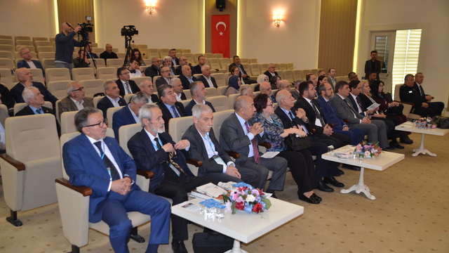 Kahramankazan'da "Turasan Bey ve Kahramankazan'ın Tarihi Şahsiyetleri Sempozyumu" düzenlendi