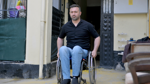 İş kazasında felç kalan Sezgin, kazandığı tazminatın ödenmesini istiyor