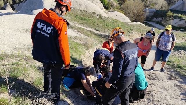 Kapadokya'da vadi yürüyüşünde sakatlanan İspanyol turist hastaneye kaldırıldı
