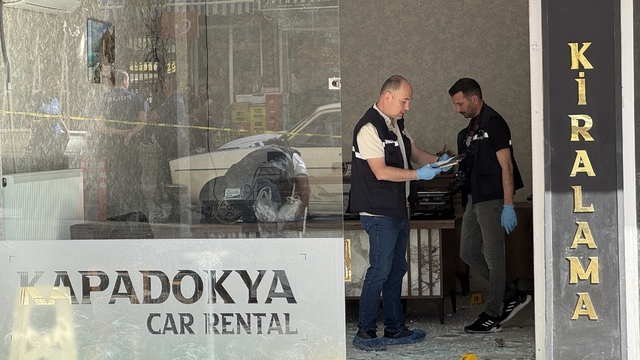 Denizli'de silahlı ve bıçaklı kavgada 2 kişi yaralandı