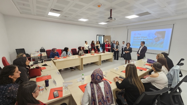 Niğde'de 16 ebe sertifika aldı