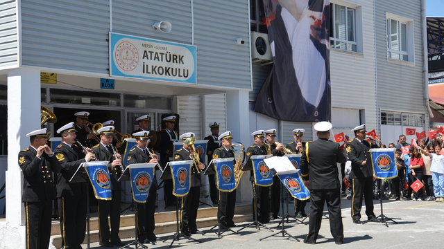 Sahil Güvenlik Akdeniz Bölge Komutanlığı Bando Takımı Gülnar'da konser verdi
