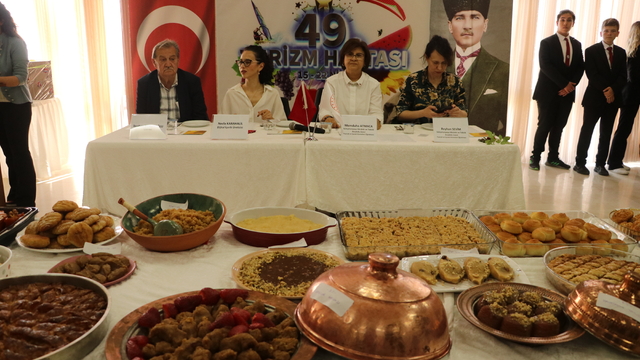 Tekirdağ'da yöresel tatlılar yarıştı