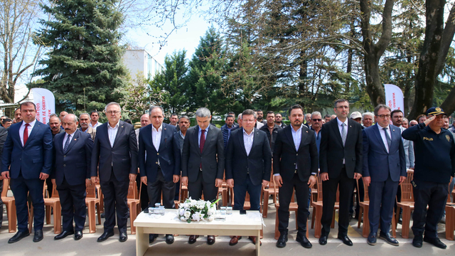 Uşak'ta 1475 çiftçiye tohum, fide ve sera naylonu desteği