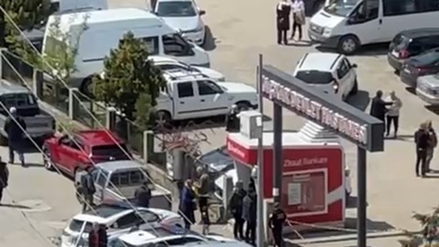 Arazi anlaşmazlığında kardeşini tabancayla yaraladı