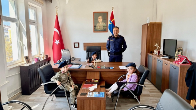 Sulusaray'da çocuklar jandarmayı ziyaret etti