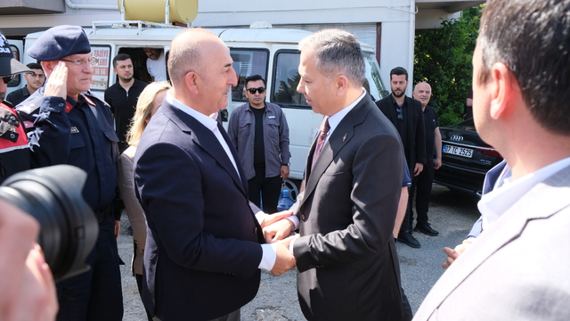 Bakan Yerlikaya ile KKTC Başbakanı Üstel'den Çavuşoğlu'na taziye ziyareti