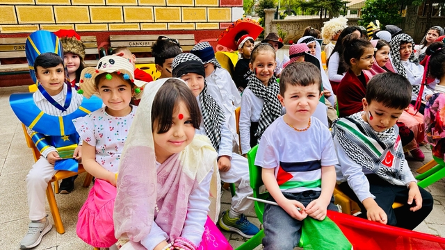 Çankırı'da minik öğrenciler 23 Nisan'ı "Dünya Çocukları" temasıyla kutladı