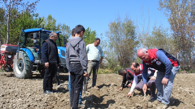 Pazar İlçe Tarım ve Orman Müdürü Kapar, çiftçileri ziyaret etti