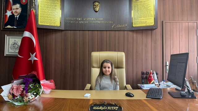 Kilis İl Milli Eğitim Müdürü Altay, koltuğunu öğrenciye devretti