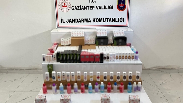 Gaziantep'te 780 gümrük kaçağı parfüm ele geçirildi
