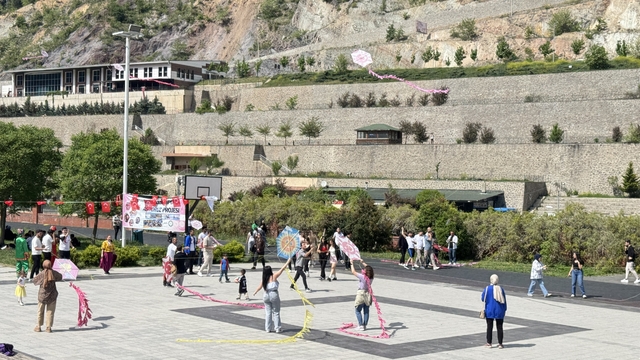 Artvin'de özel gereksinimli öğrenciler için uçurtma şenliği düzenlendi