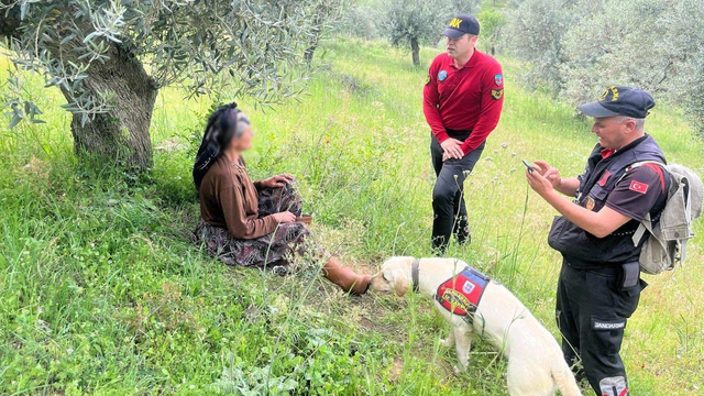 Efeler'de kaybolan kadın arazide bulundu