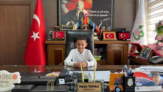 Hanönü'de Kaymakam ve Belediye Başkanı koltuklarına öğrenciler oturdu